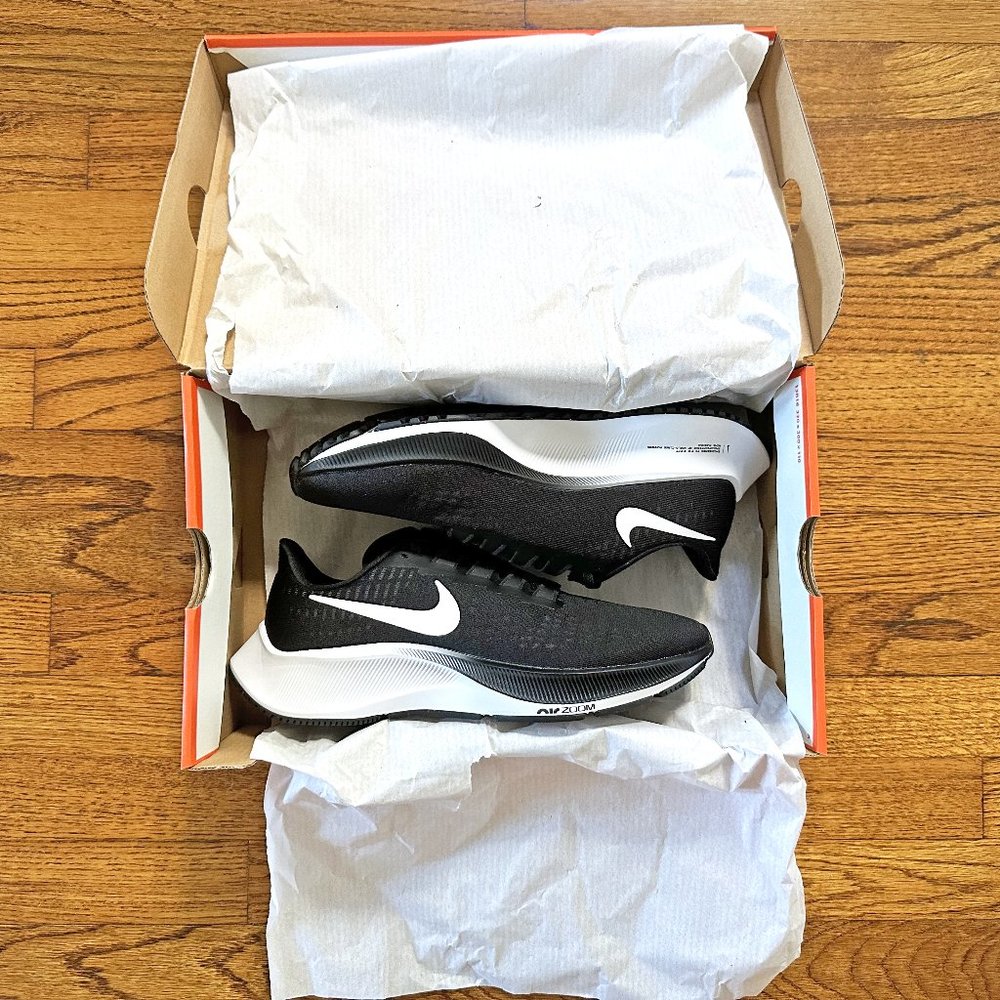 NIB Nike Zoom Pegasus 37 running shoes, size 6 Men's/7.5 Women's